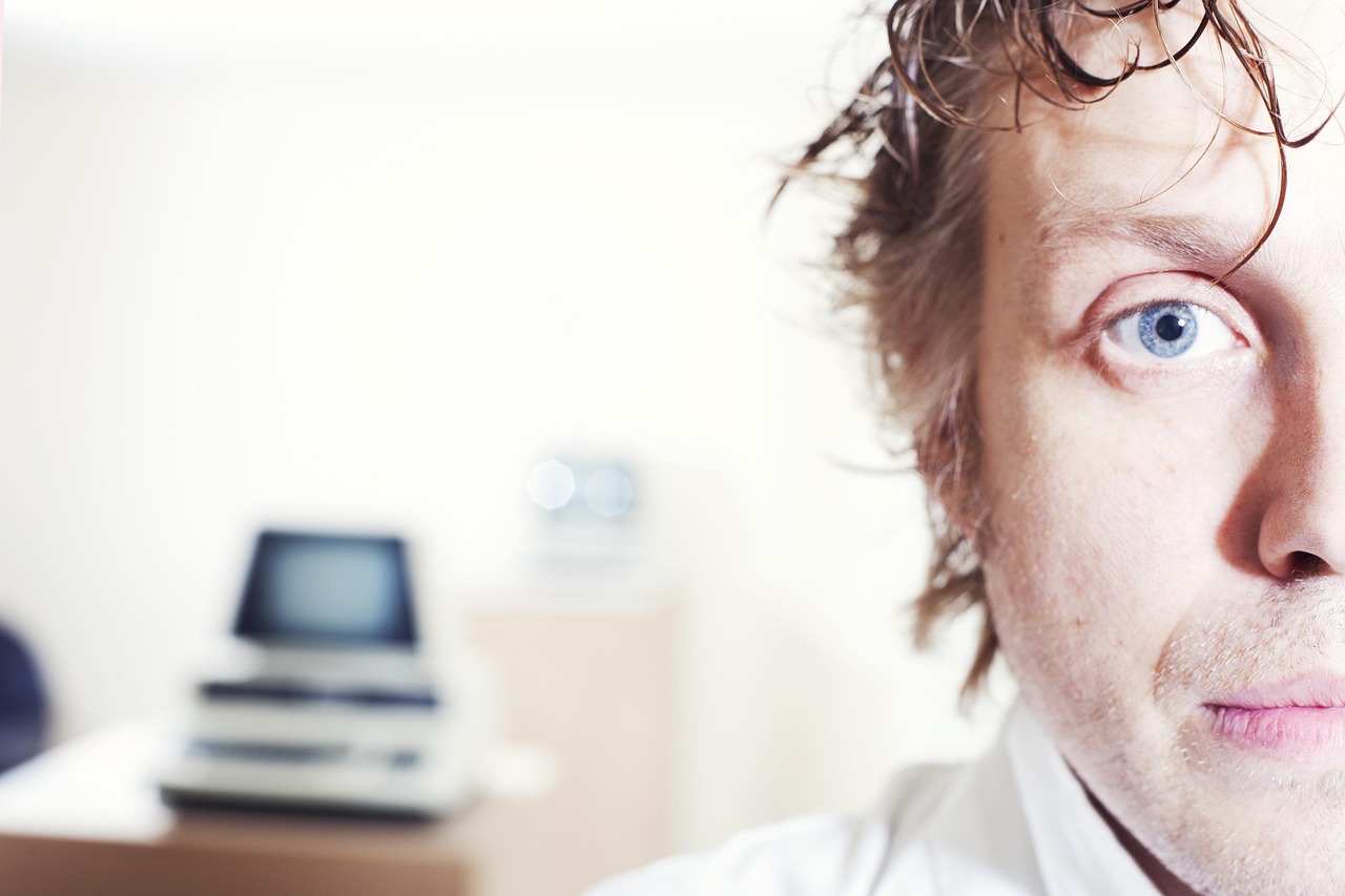 蝙蝠实名账号：app详情下载教程次数